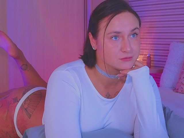 Lillii live cam on BongaCams