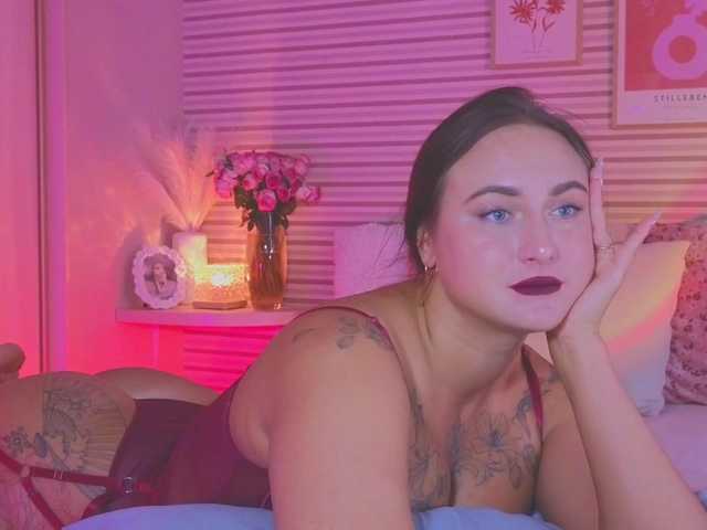 Lillii live cam