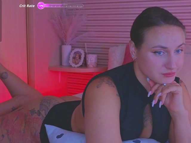 Lillii live webcam show