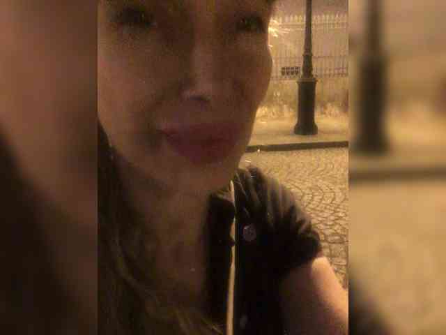 LadyJess webcam