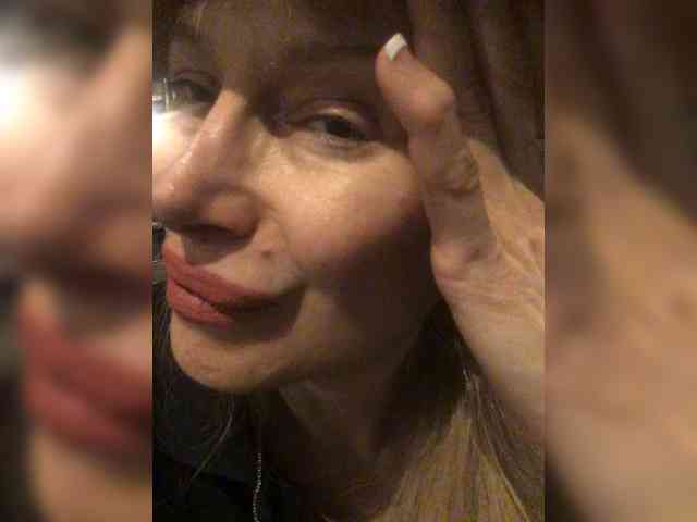 LadyJess webcam