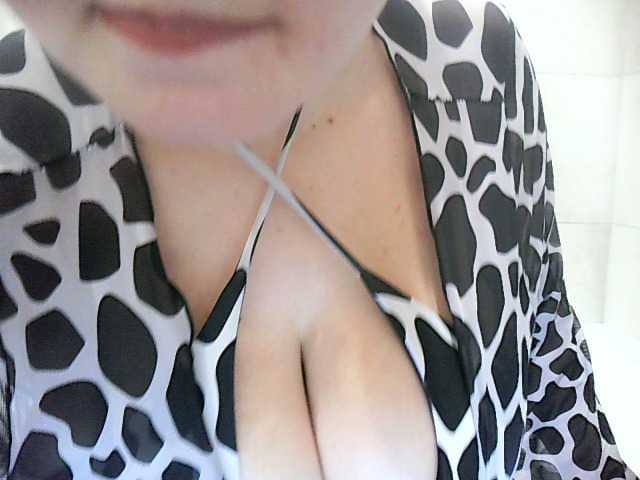 QueenTina live cam on BongaCams