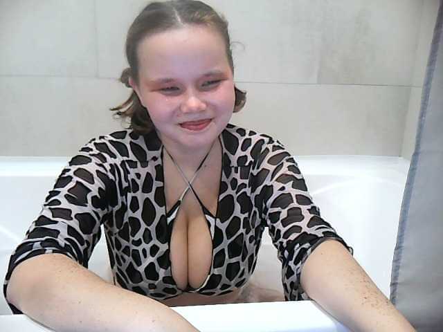 QueenTina live cam on BongaCams