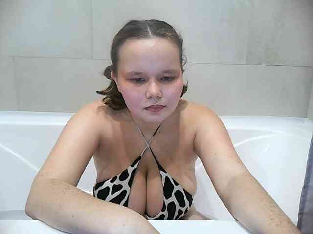 QueenTina webcam