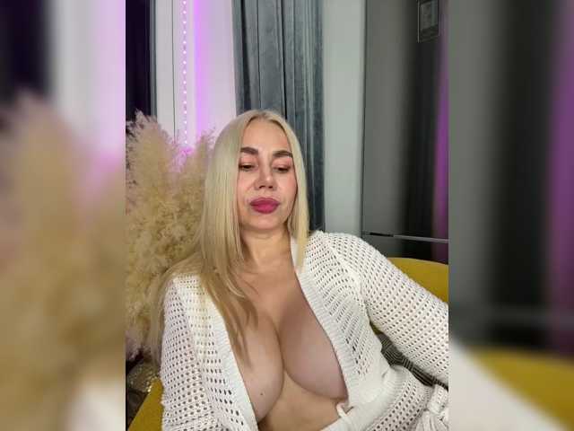 Lunesa, en vivo ahora en BongaCams