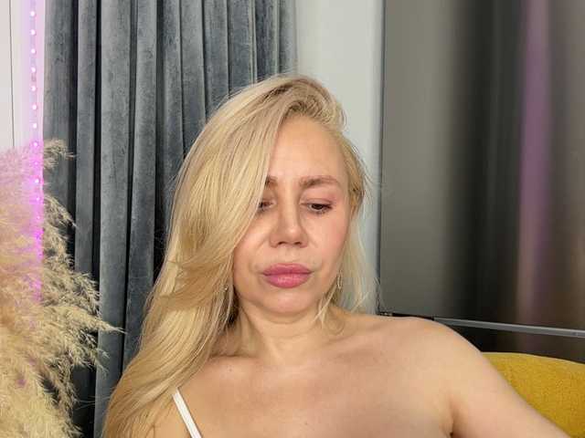 Lunesa live cam