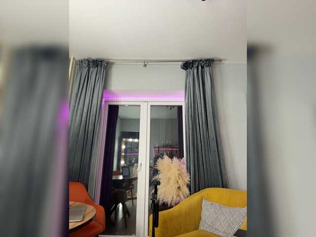 Lunesa's BongaCams show and profile