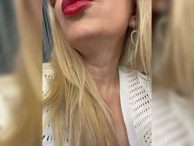 Lunesa live cam on BongaCams