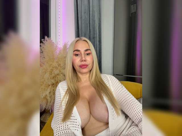 Lunesa, en vivo ahora en BongaCams