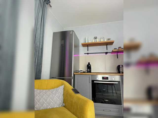 Lunesa's BongaCams show and profile