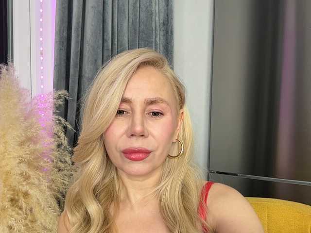 Lunesa live cam