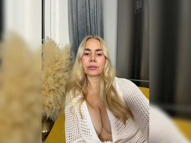 Lunesa live cam