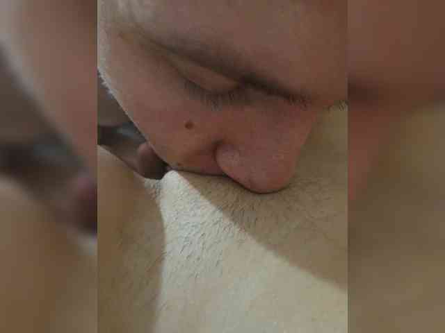LaraDen-Fox webcam