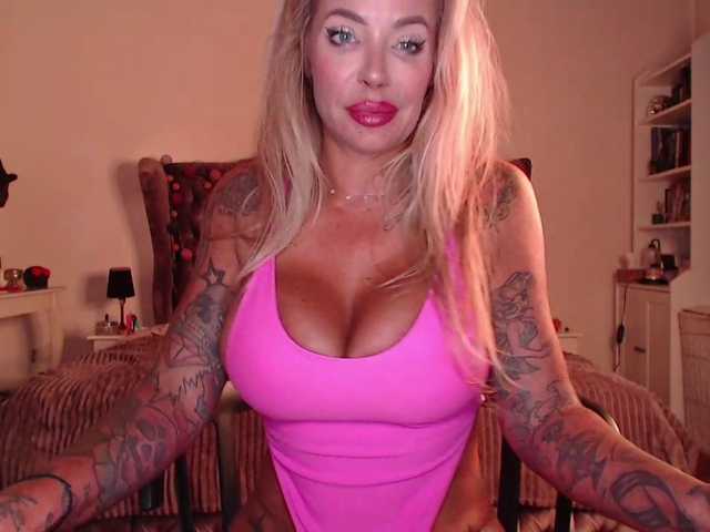 sadieSTAR live cam on BongaCams