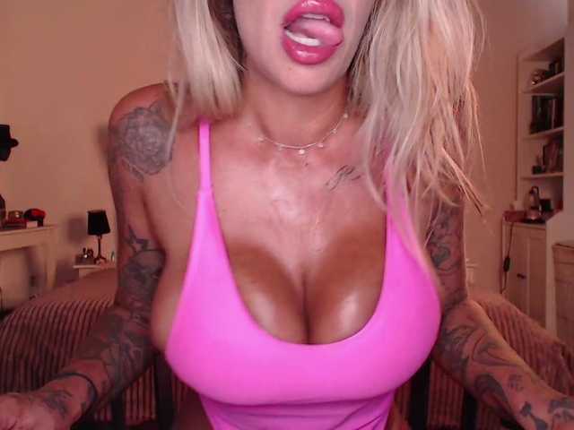 sadieSTAR live cam on BongaCams