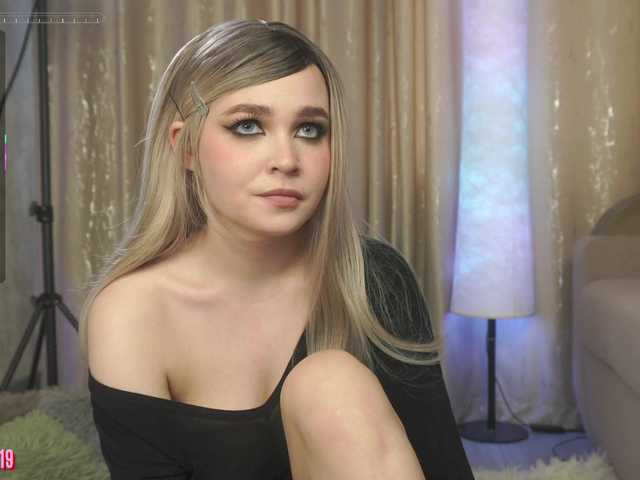 MilaLove's BongaCams show and profile