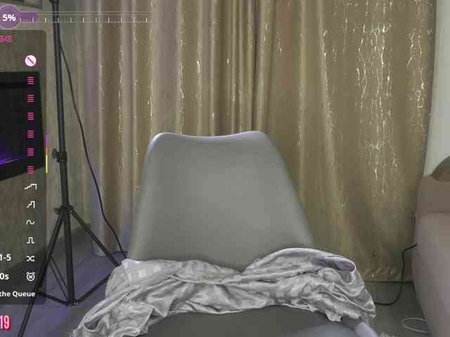 MilaLove webcam