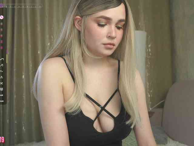 MilaLove webcam
