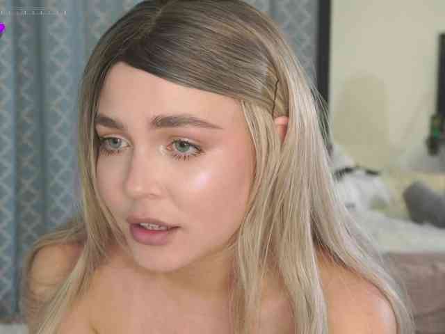 MilaLove webcam