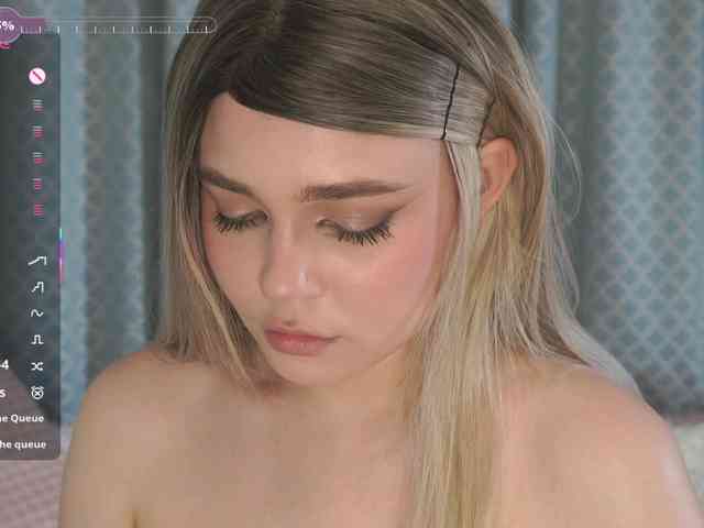 MilaLove webcam