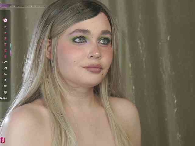 MilaLove webcam