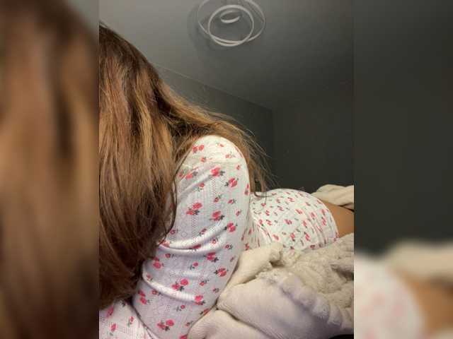 Etokiska, live now on BongaCams