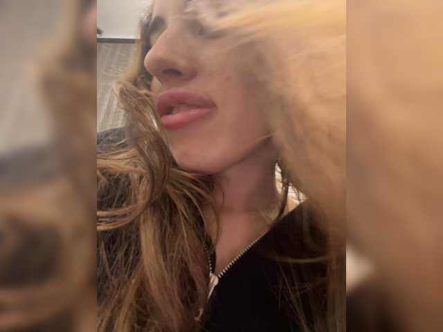 Etokiska live cam on BongaCams