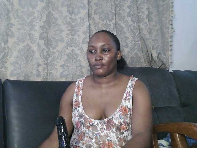 Lizcutie1 live cam on BongaCams