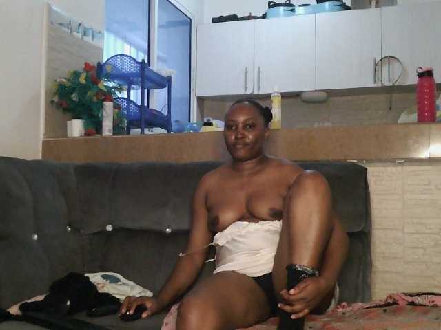 Lizcutie1 live cam on BongaCams