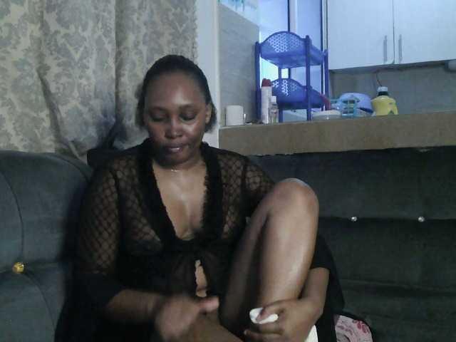 Lizcutie1, live now on BongaCams