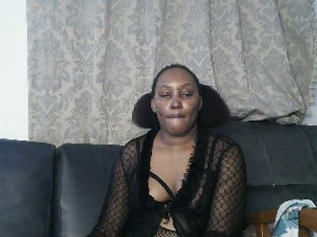 Lizcutie1 live cam on BongaCams