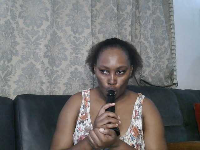 Lizcutie1 live cam on BongaCams