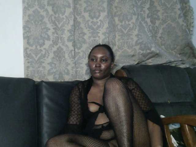 Lizcutie1 live cam on BongaCams