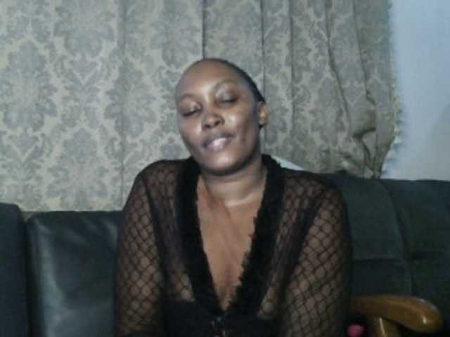 Lizcutie1 live cam on BongaCams