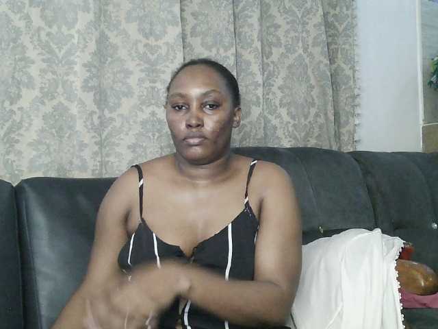 Lizcutie1 live cam on BongaCams