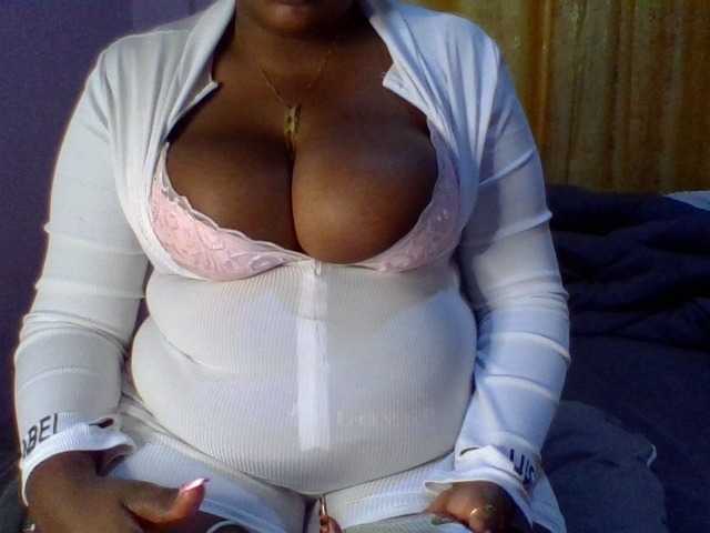 Curvysexy live cam on BongaCams
