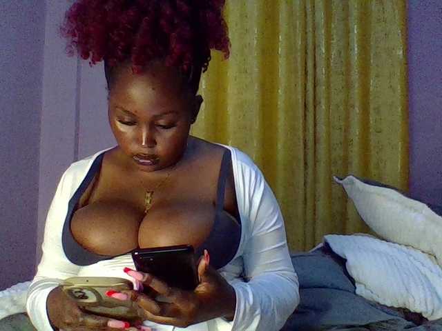 curvysexy's BongaCams show and profile