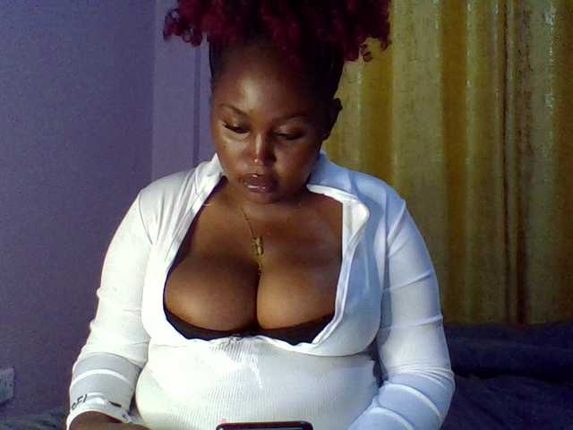 curvysexy's BongaCams show and profile