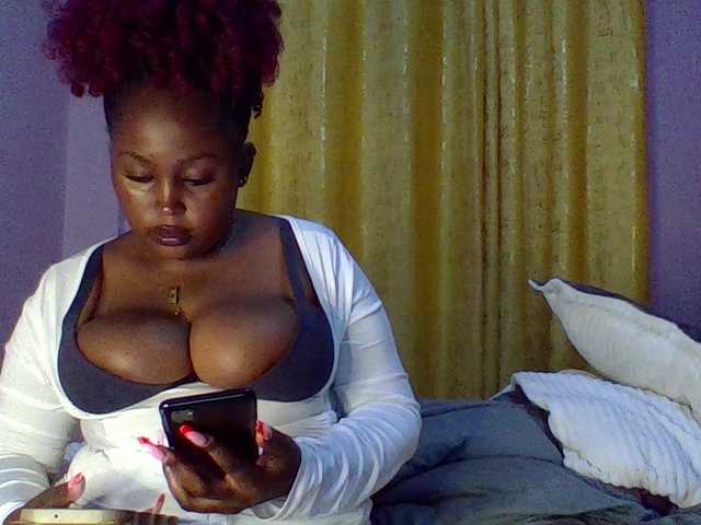 curvysexy's BongaCams show and profile