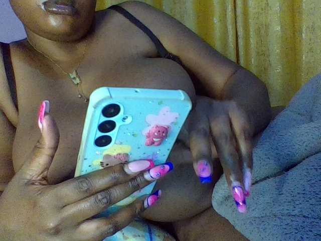 Curvysexy live cam on BongaCams