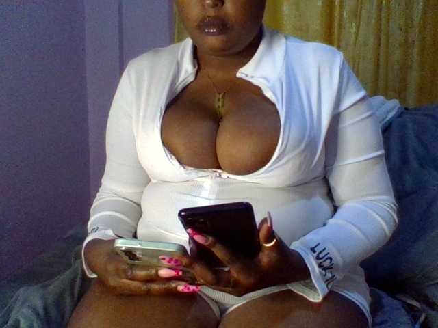 Curvysexy live cam on BongaCams