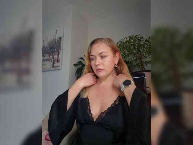 Yesenia-1 webcam