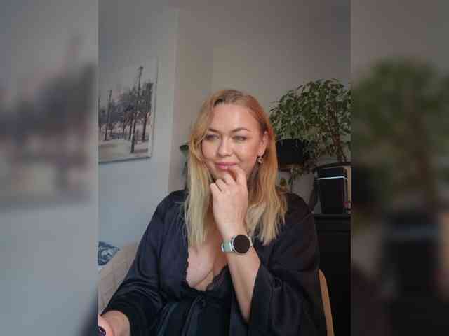 Yesenia-1 webcam
