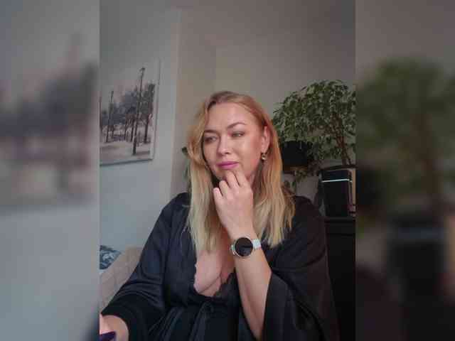 Yesenia-1 webcam