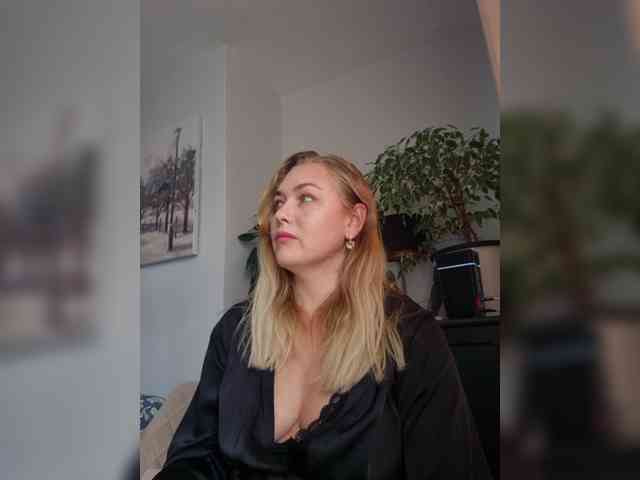 Yesenia-1 webcam