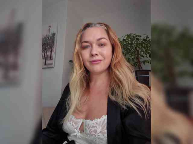 Yesenia-1 webcam