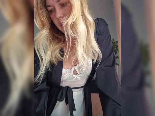 Yesenia-1 webcam