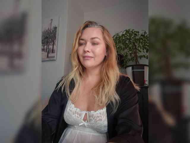 Yesenia-1 webcam
