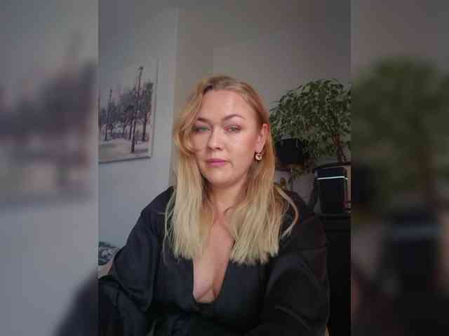 Yesenia-1 webcam
