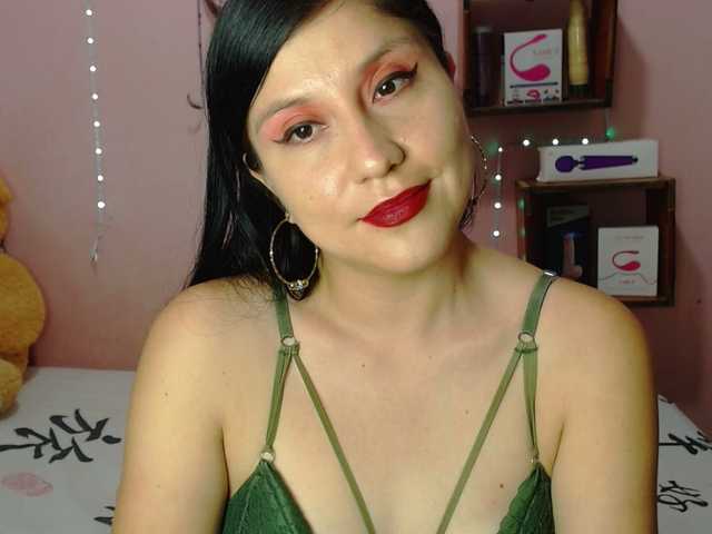 sexy-annie webcam bongacams model stream image